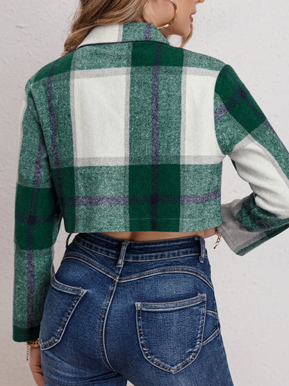 Chaqueta corta de cuadros con solapa