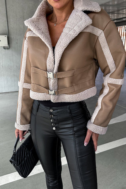 Abrigo Venezia de manga larga con botones y acabado de pelo