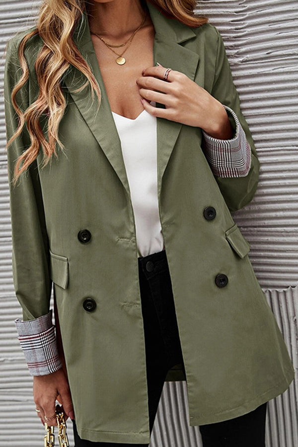 Blazer entallado con solapa y botones