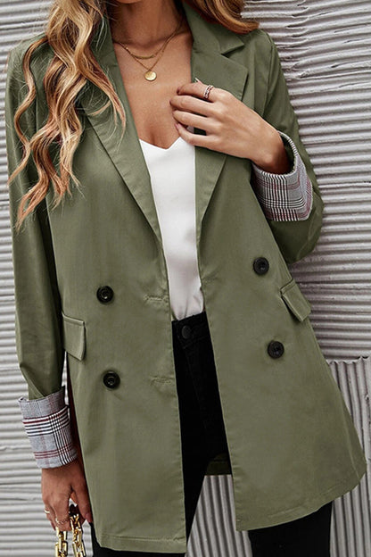 Blazer entallado con solapa y botones