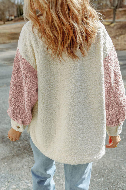 Abrigo de pelo bicolor con bolsillos y solapa