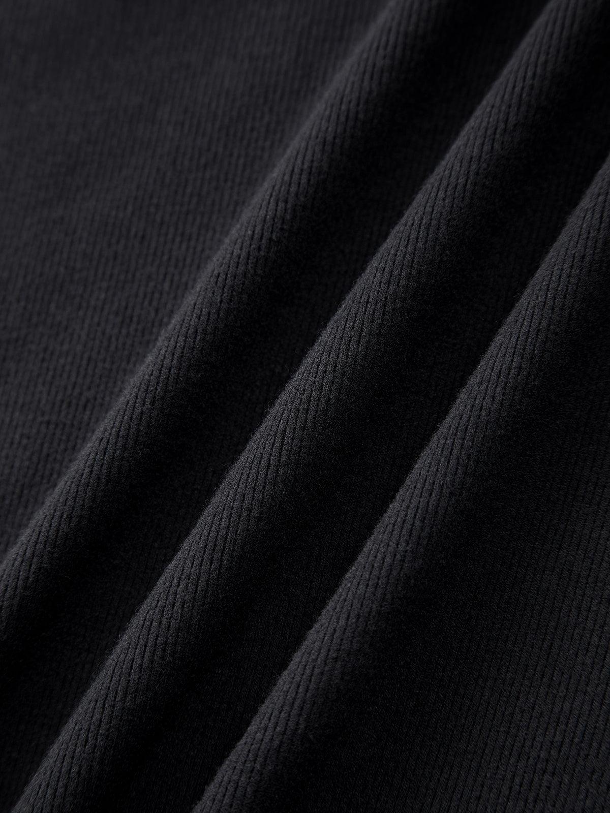 Vestido con capucha y hombros caídos