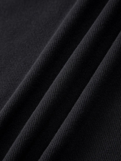 Vestido con capucha y hombros caídos