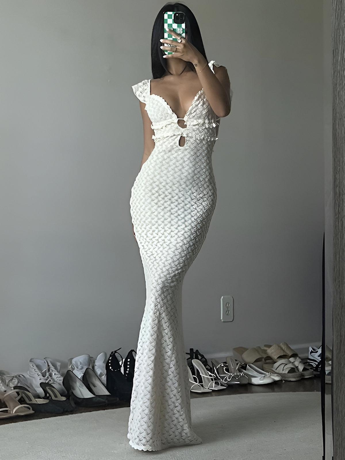 Vestido largo con escote lágrima y detalle de perlas