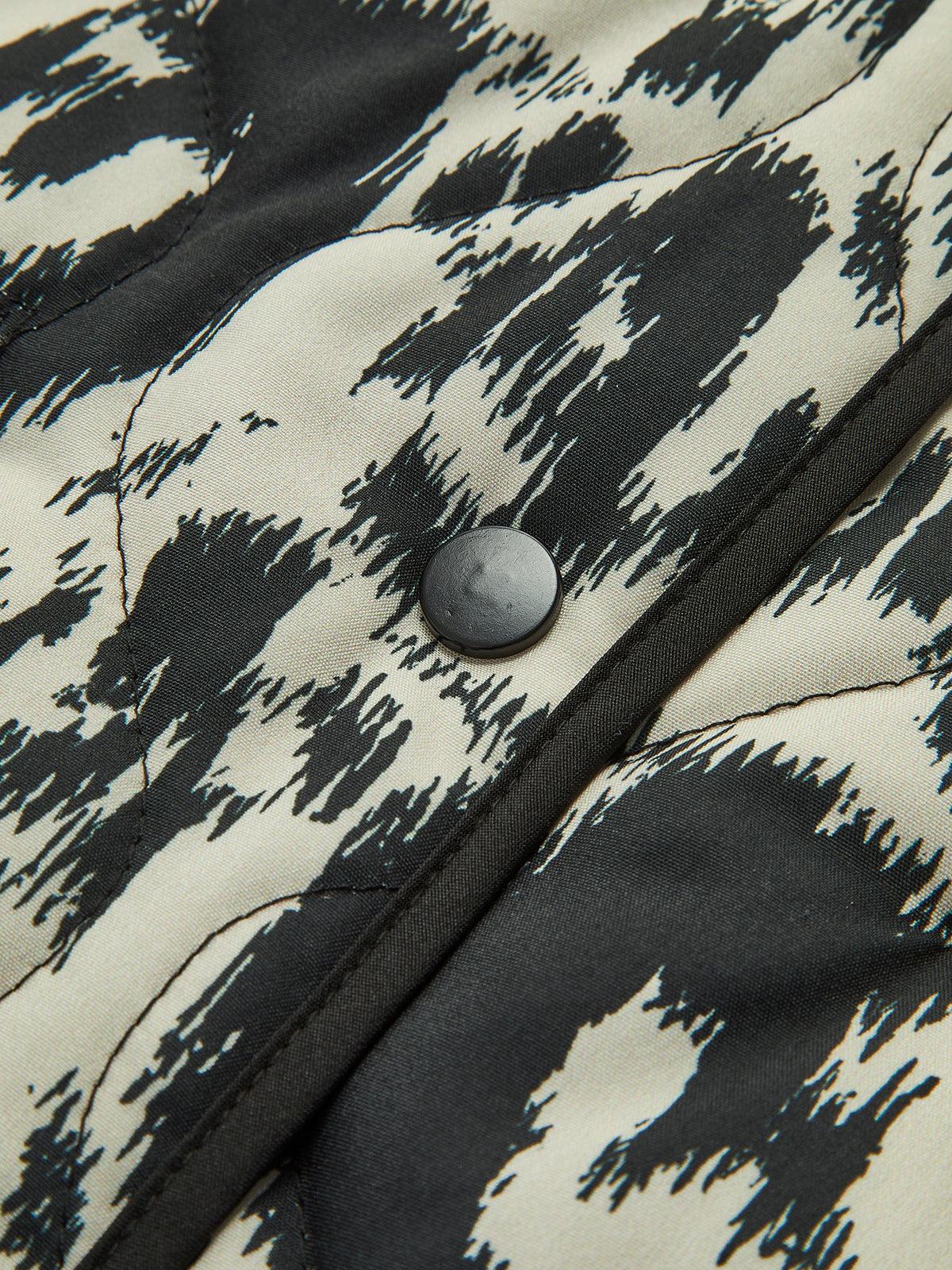 Abrigo casual estampado con bolsillos