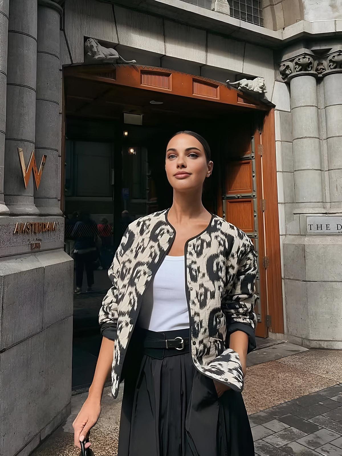 Abrigo casual estampado con bolsillos