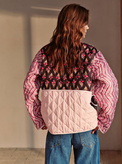 Abrigo estampado de inspiración urbana