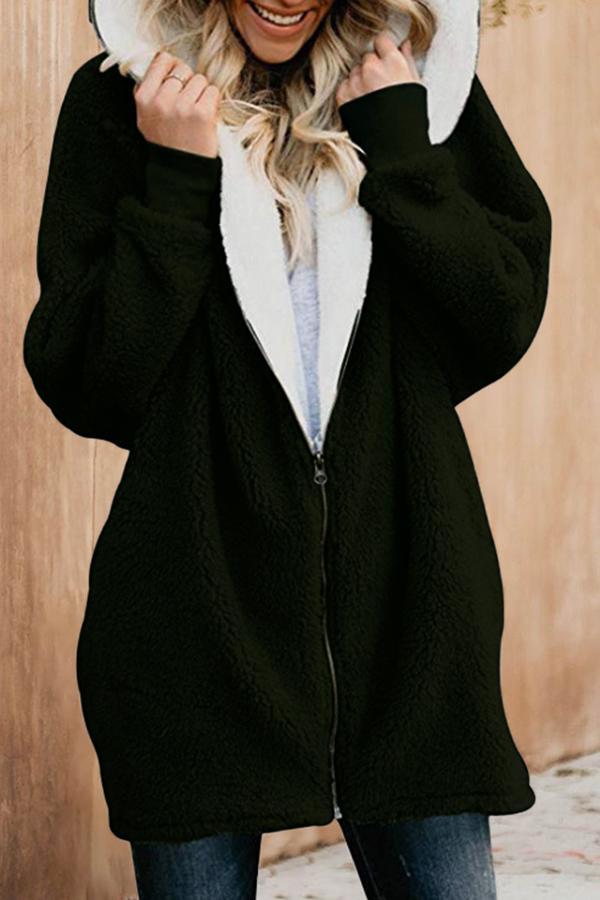 Abrigo suave con capucha