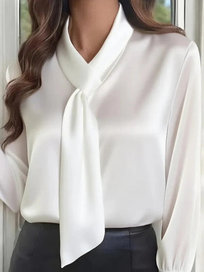 Camisa con lazada al cuello