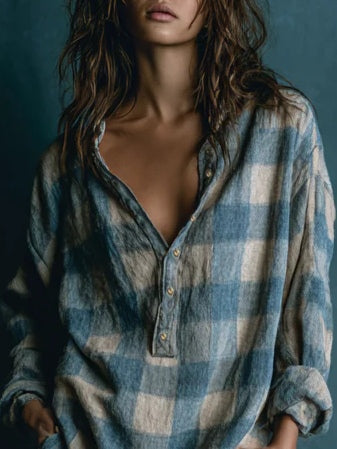 Vestido mini holgado de cuadros azul y blanco con cuello henley