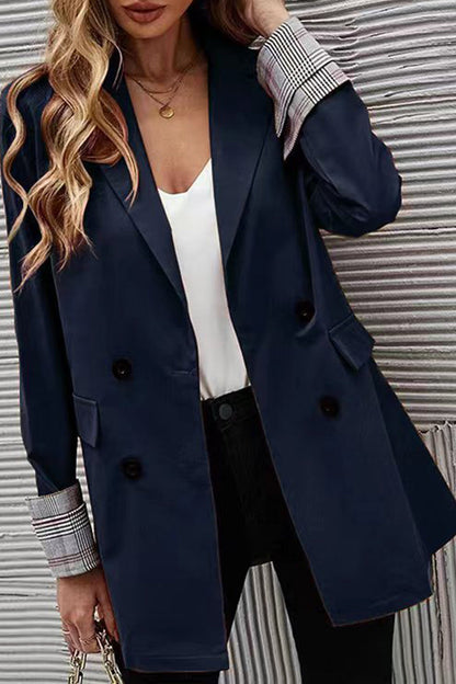 Blazer entallado con solapa y botones