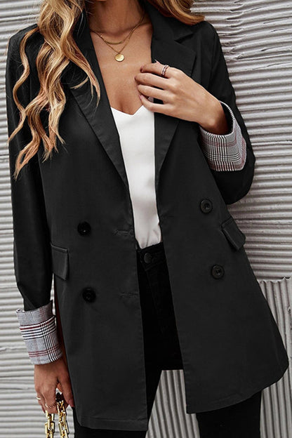 Blazer entallado con solapa y botones