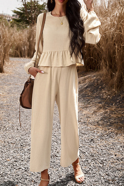 Conjunto fluido de dos piezas con camisa y pantalón recto