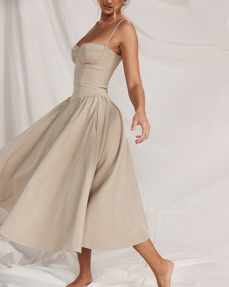 Vestido largo estilo corsé con tirantes finos