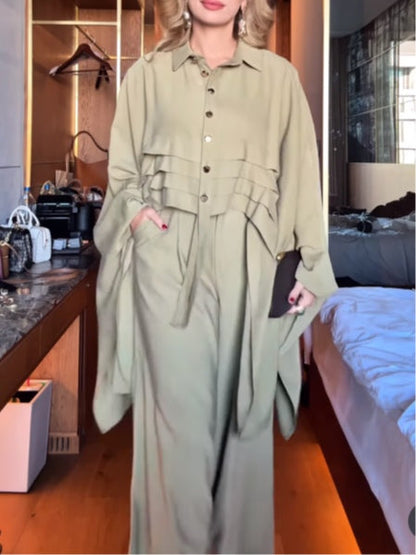 Conjunto de camisa extralarga con mangas murciélago y pantalones anchos