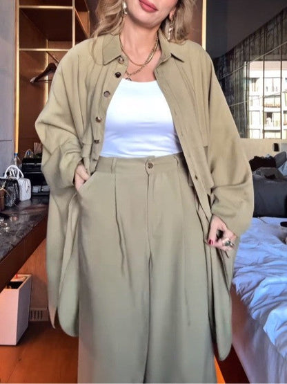 Conjunto de camisa extralarga con mangas murciélago y pantalones anchos