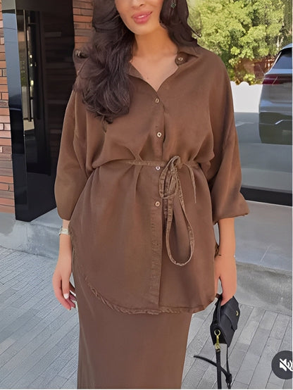 Conjunto de camisa con lazo y falda con cordón