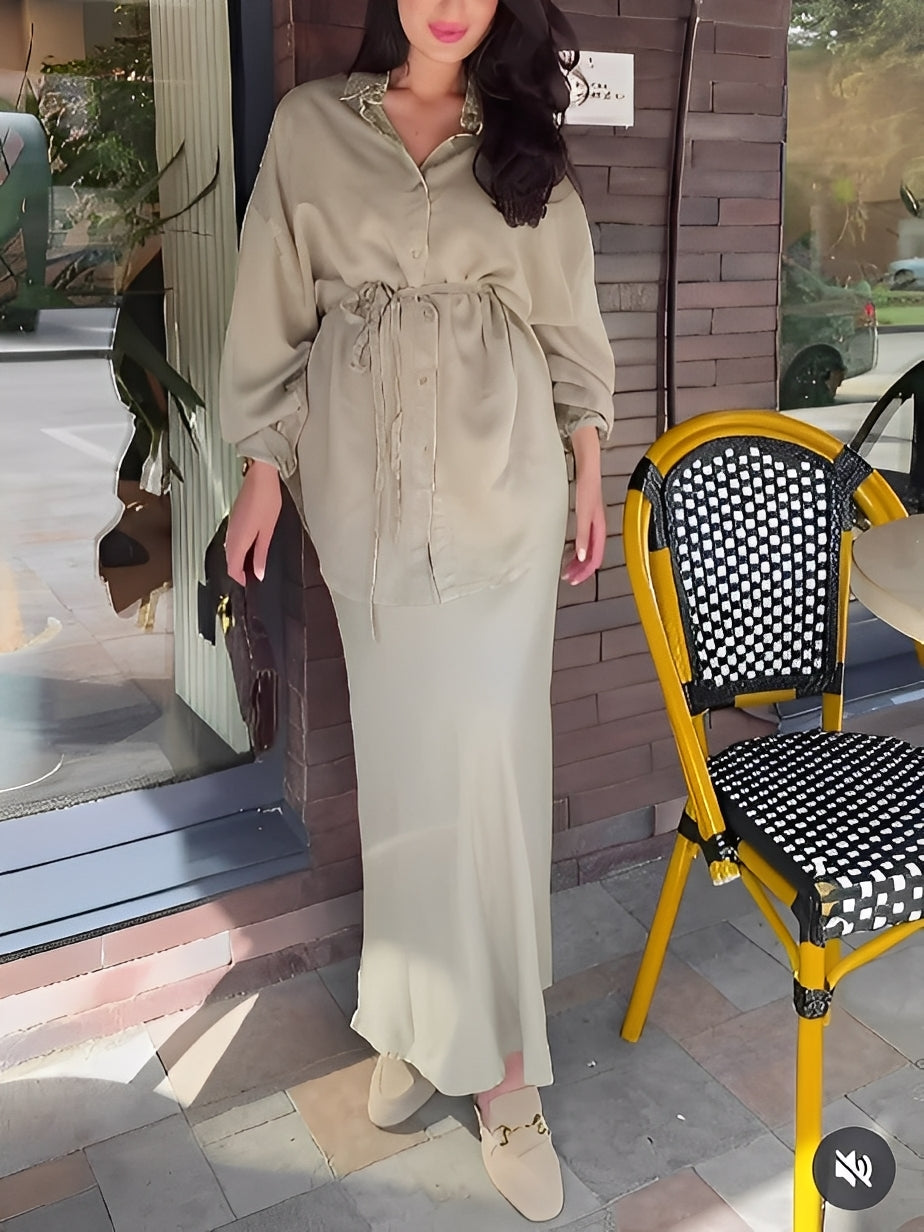 Conjunto de camisa con lazo y falda con cordón