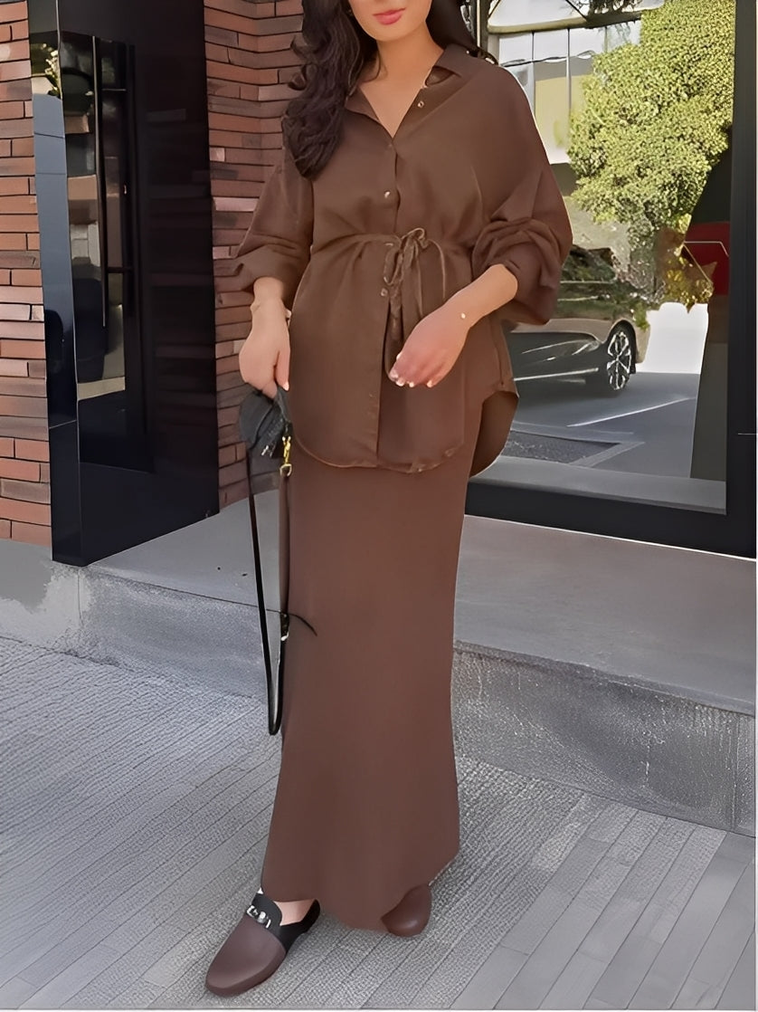 Conjunto de camisa con lazo y falda con cordón