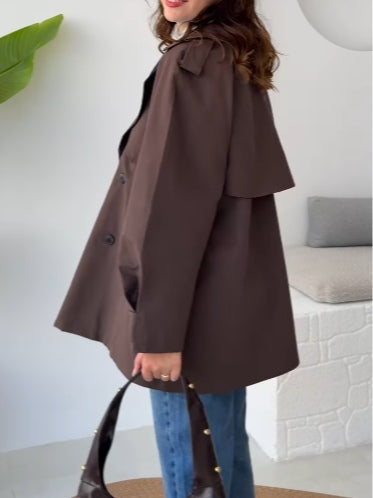 Trench casual con solapa y cinturón ajustable